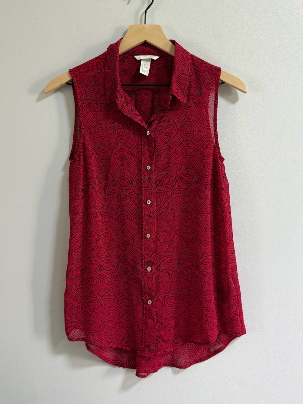 H&M Sleeveless Button-Down Red Printed Shirt